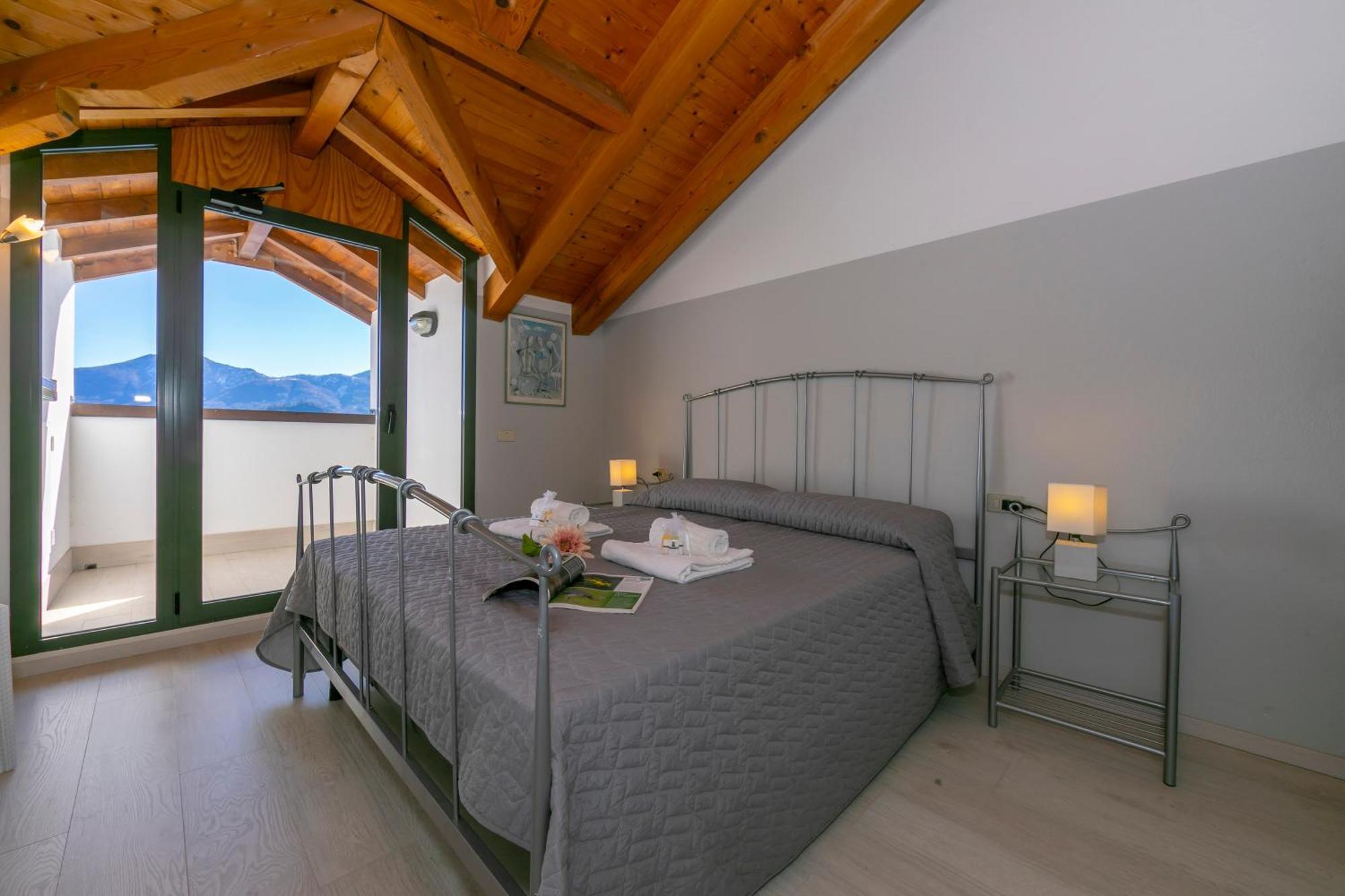 Blu Lake Apartment On Ghiffa Beach - Happy Rentals Kültér fotó
