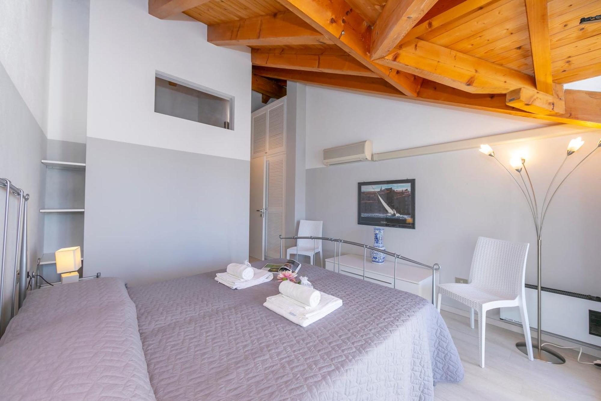 Blu Lake Apartment On Ghiffa Beach - Happy Rentals Kültér fotó